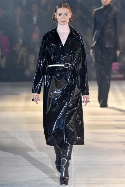 Look 61